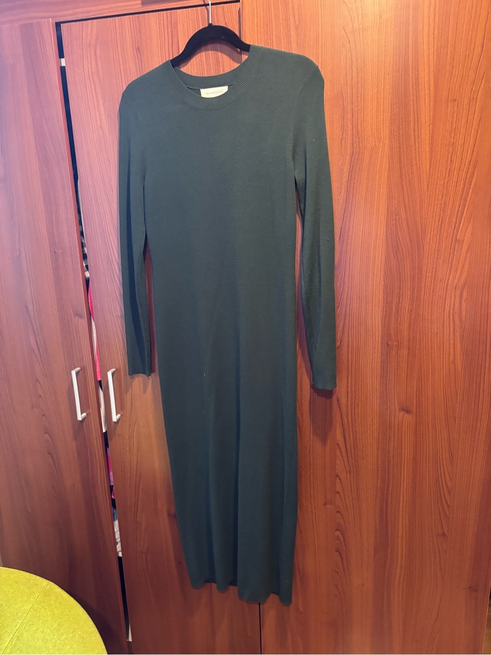 Treasure Bond Women's Long Sleeve Knit Midi Dress in Dark Green